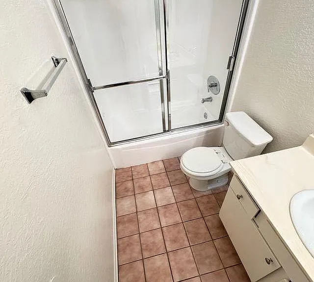 18144 Burbank Blvd #203 — Photo 28