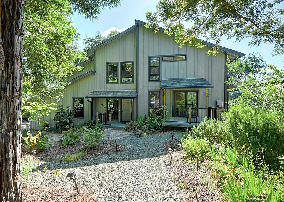 1st image of 485 Riverview Dr