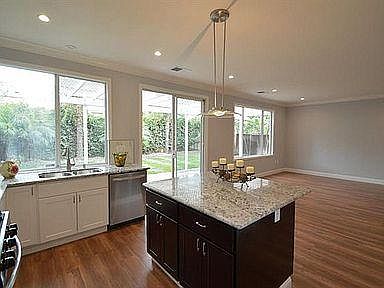 5th image of 2563 Flickinger Ave