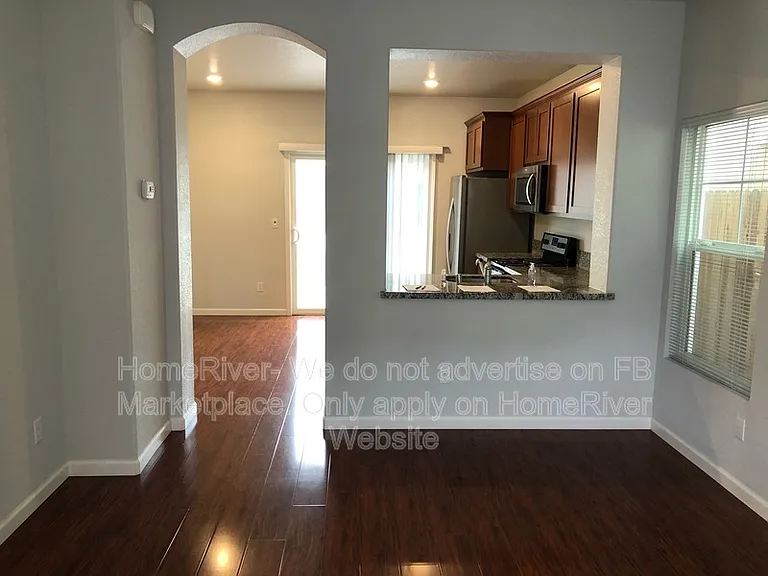 8138 Laurel Willow Ln — Photo 3