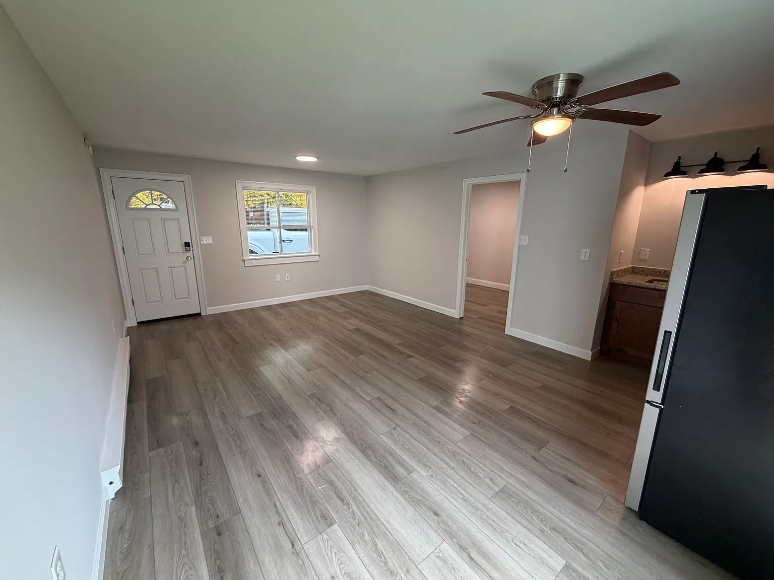 1 bed, 500 sqft, $1,350 — Photo 3