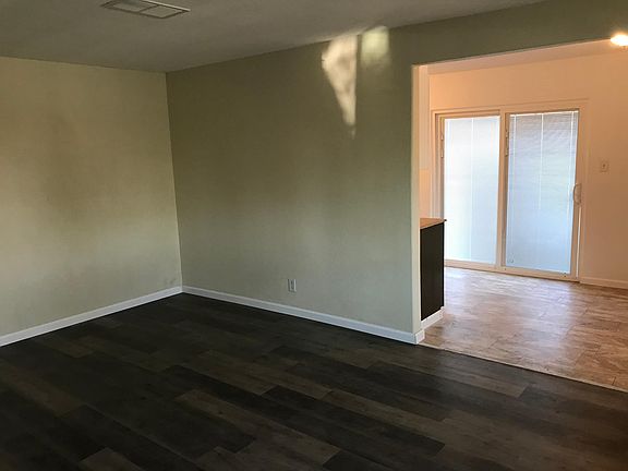 2nd image of 1225 Vienna Ct