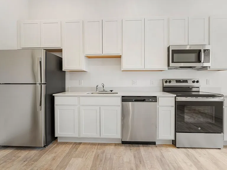 Reinbeck Apartments — Photo 20