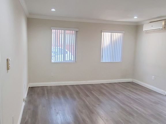 4th image of 5258 Tujunga Ave