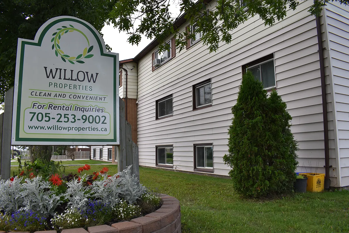 Building Photo - 171 Willow Ave