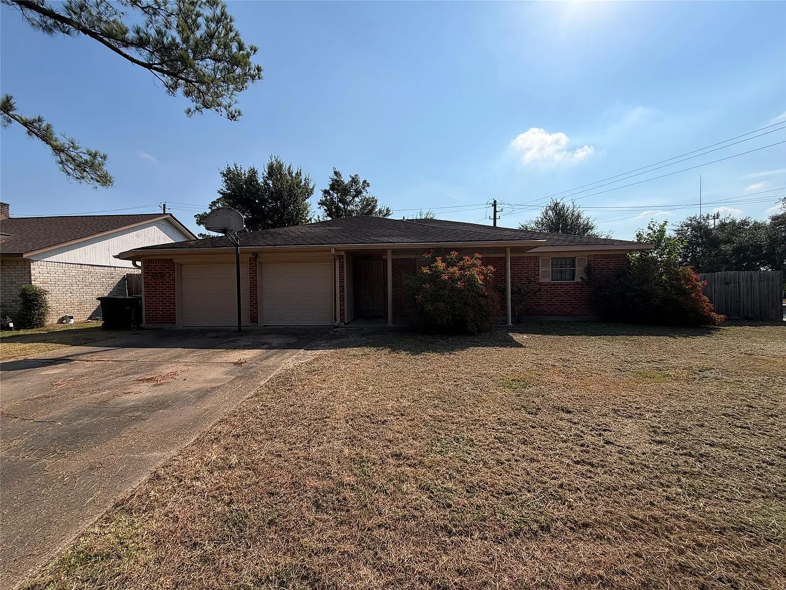 3 bed, 1832 sqft, $2,000 — Photo 2
