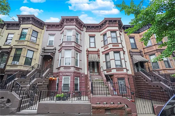Sold by Remax Edge | media 1