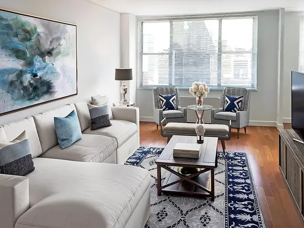 300 E 56th St, New York, NY