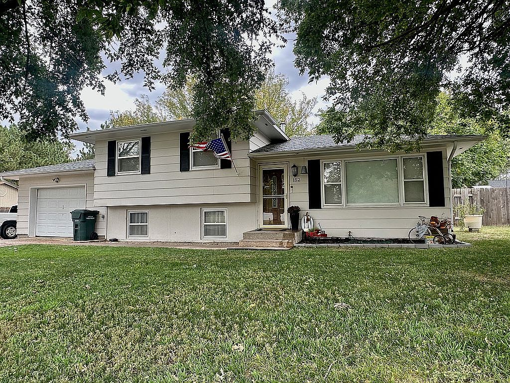 152 10th St, Phillipsburg, KS 67661 Zillow