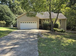 180 Pinewood Dr, Senoia, GA 30276