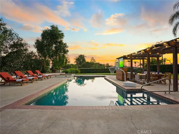 1818 Old Bridge Rd, Riverside, CA 92506