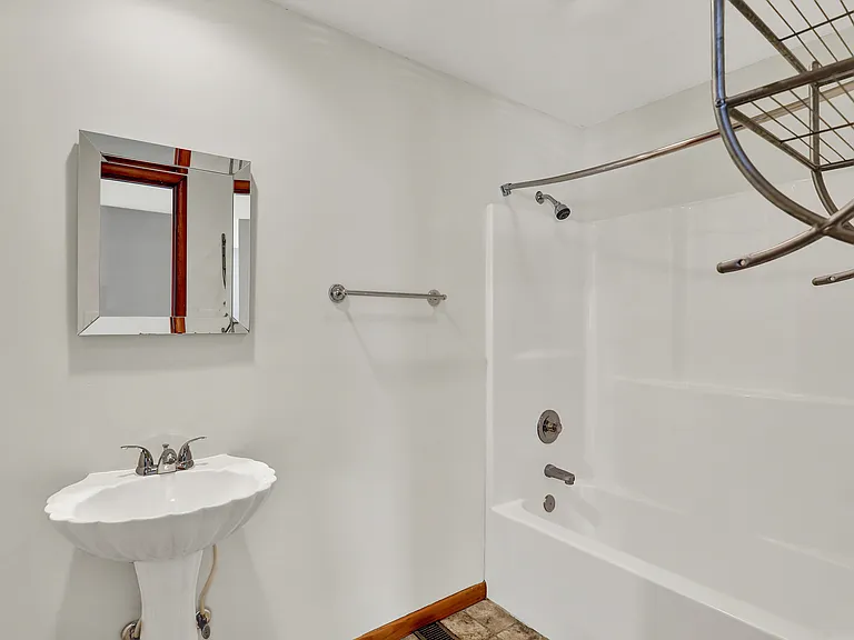 905 S Henderson St — Photo 9