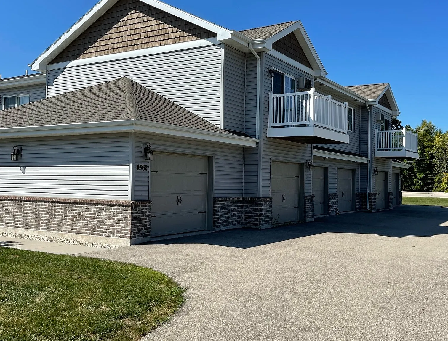 2 bed, 1175 sqft, $1,450 — Photo 2