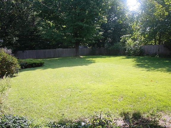 Large Fenced Yard