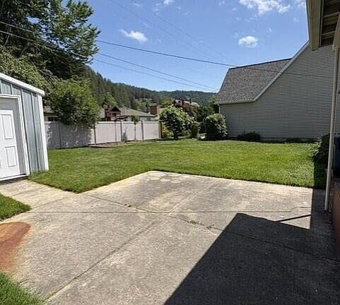 3rd image of 610 W Cameron Ave