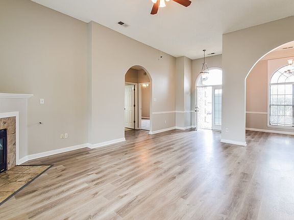 5th image of 1573 Golden Oaks Loop N