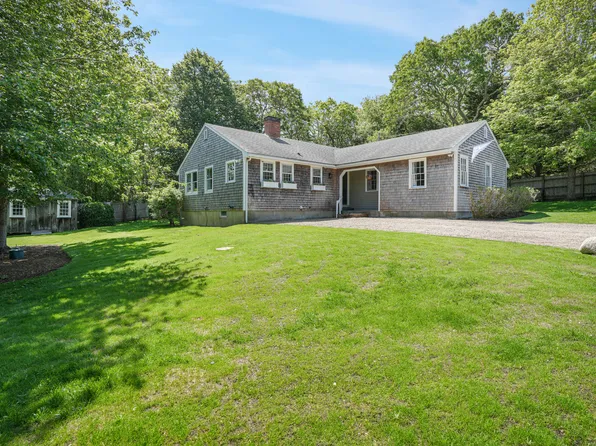 117 5th St N, Edgartown, MA 02539