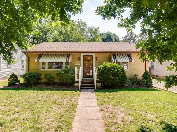 523 Sotier Pl, Wood River, IL 62095