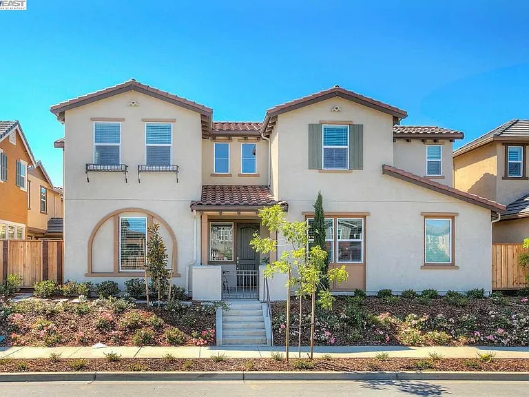 938 Flurry Dr — Photo 1