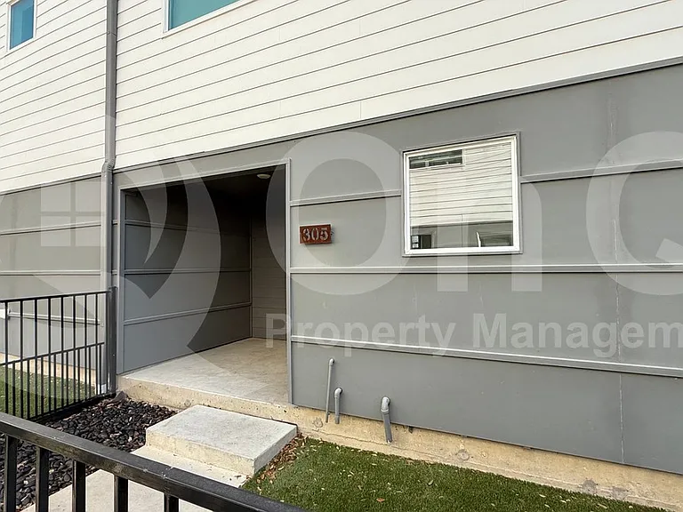 5020 Bryan St #305 — Photo 3