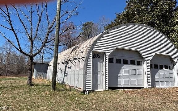 3rd image of 5530 Drake Rd