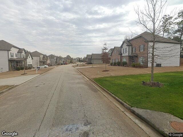 Exterior Neighborhood (street photo)
