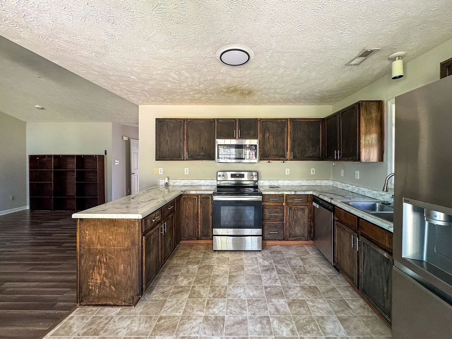 Charming 3 Bed 2 Bath Plus Bonus Room in Raeford — Photo 4