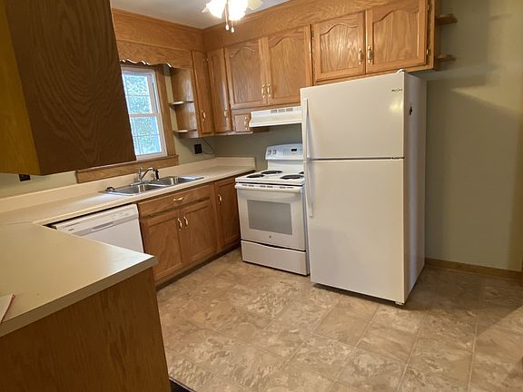 4th image of 211 River Dr
