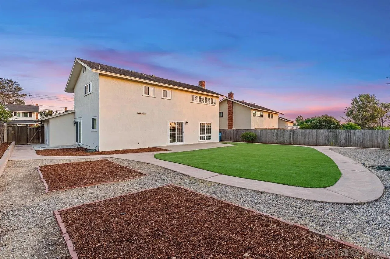 4 bed, 2.5 bath, 2016 sqft, $6,500 — Photo 4