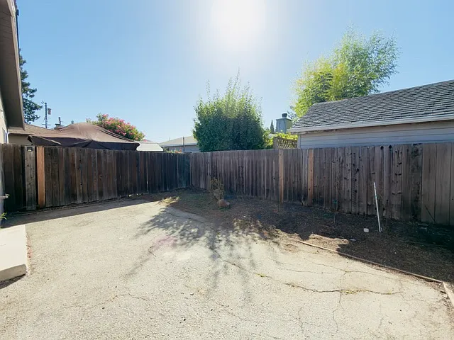 723 Redwood Ave #723 — Photo 22