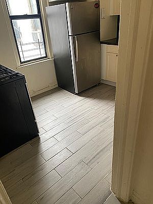 5th image of 1060 Union St #31