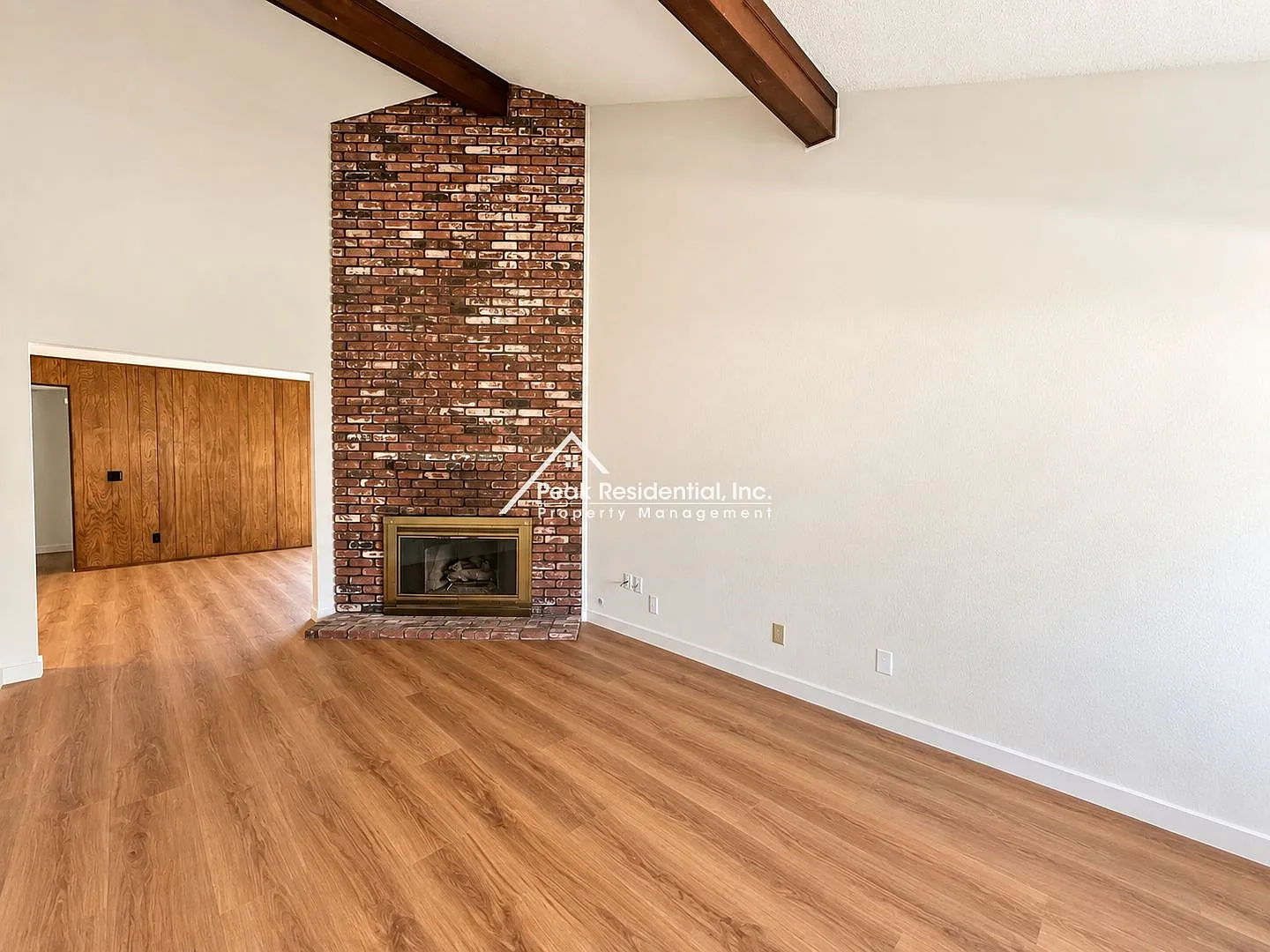 Spacious Orangevale 2bd/2ba Duplex with 1 Car Garage — Photo 3