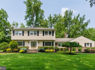 66 Sleepy Hollow Ln, Belle Mead, NJ 08502