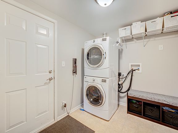 5th image of 3460 Bradbury Cir