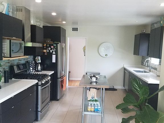 5th image of 3361 Canton Ln