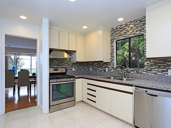5th image of 4720 Rockford Ct
