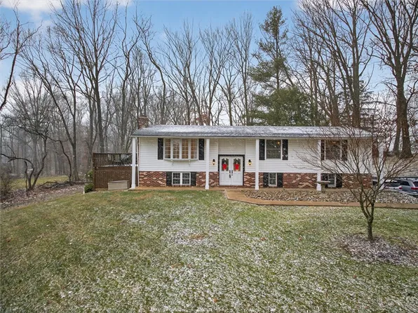 2589 Stone Chip Dr, Allison Park, PA 15101