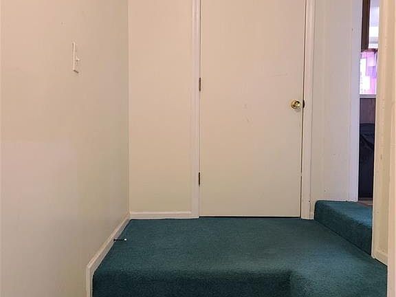 3rd image of 722 Oakleaf Dr