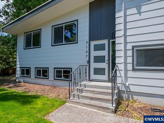 3rd image of 3127 NW Norwood Pl
