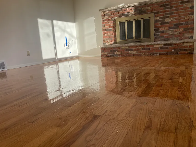 606 Lynn Dr — Photo 3