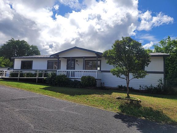 3rd image of 946 Iroquois Cir