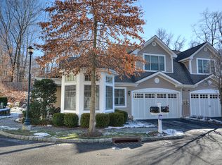 8 Gerber Ct, Mount Kisco, NY 10549