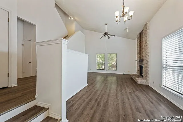 6406 Brook Cv — Photo 9