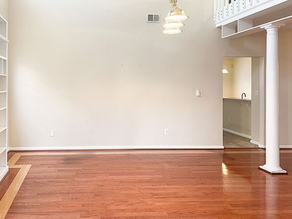 4th image of 804 Irongate Ct