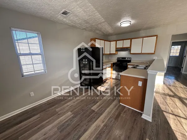 Conveniently Located 2 Bdrm Apartment, 228 Grinder Ct #228, Nicholasville, KY 40356