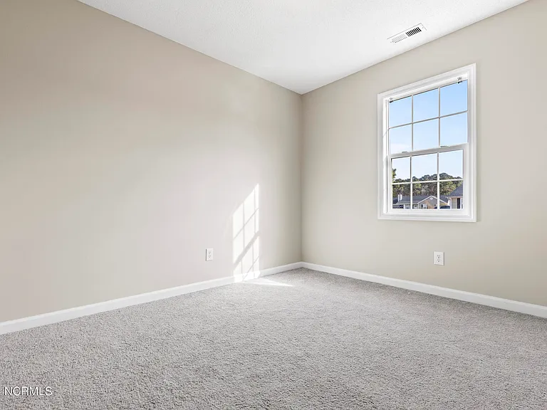 305 Foxridge Ln — Photo 25