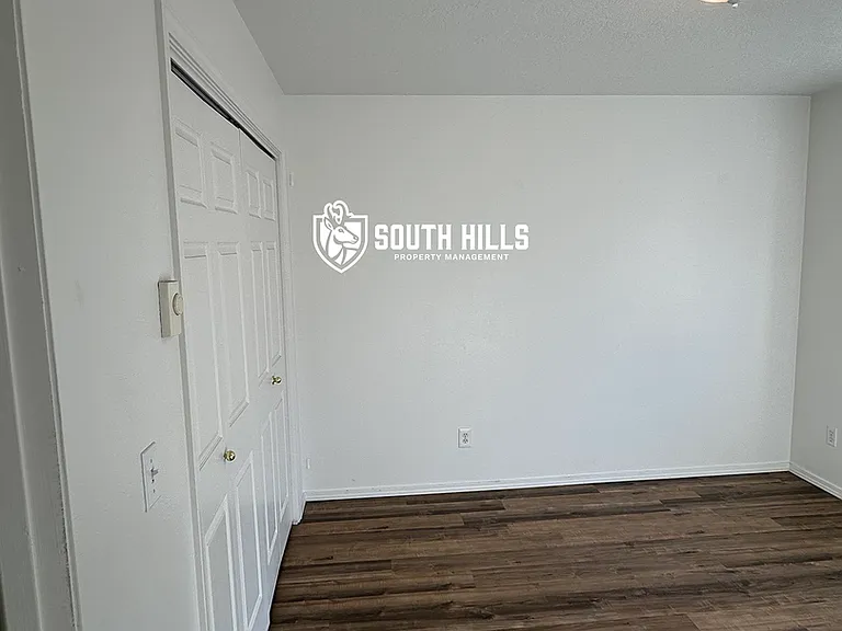 2140 Elizabeth Blvd #23 — Photo 6