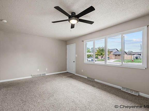 5th image of 4759 Maple Way