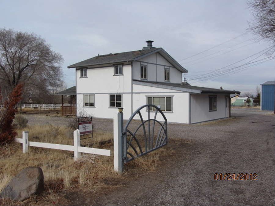 "Make this yard into your own paradise!"