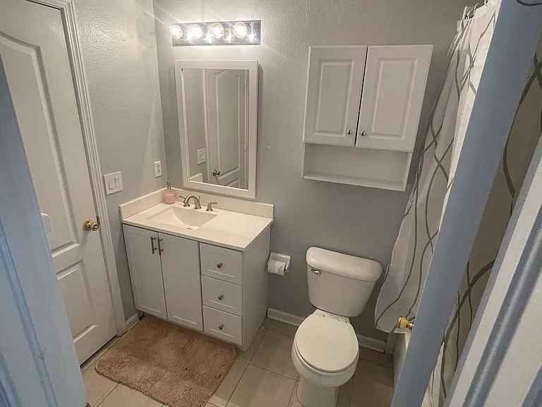 1042 Vista Cay Ct — Photo 19